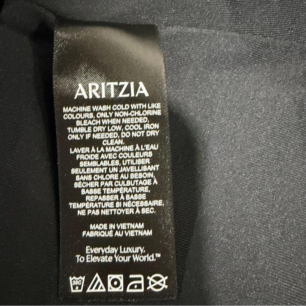 2/$40 Aritzia Contour Black Short Sleeve Scoop Neck Top - Picture 6 of 7
